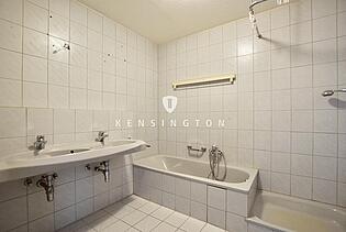 Innenliegendes Badezimmer