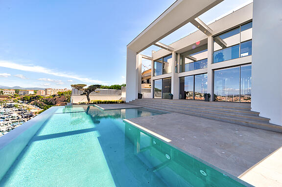 1. Villa con piscina 1. Villa con piscina