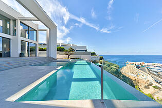 10. Vistas al mar villa