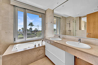Bathroom en suite apartmen Sol de Mallorca 2