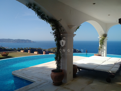 KPI971 - Villa en venta - Villa zu verkaufen - Villa for sale - Villa te koop - www.kensington-ibiza.com - Noelle Politiek