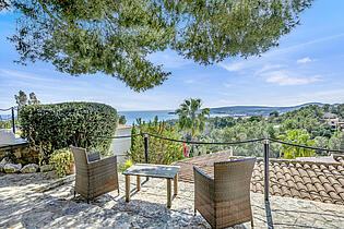 Terrace with sea views