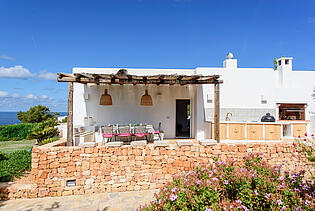 KPI1322 - Villa en venta - Villa zu verkaufen - Villa for sale - Villa te koop - www.kensington-ibiza.com - Noelle Politiek