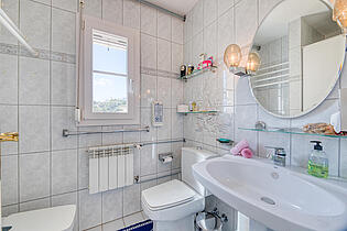 28-Bathroom-3