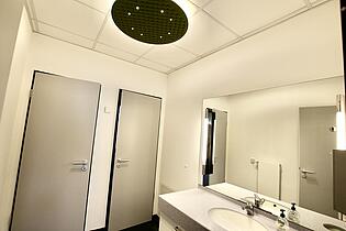 Toiletten im 1. OG