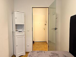 Blick vom Schlafzimmer zum Eingang