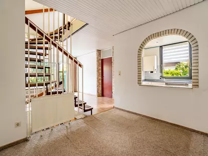 KSH_473_Esszimmer mit Blick in die Küche