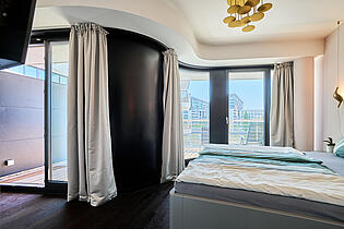 Zugang zum Balkon - Whirlpool möglich