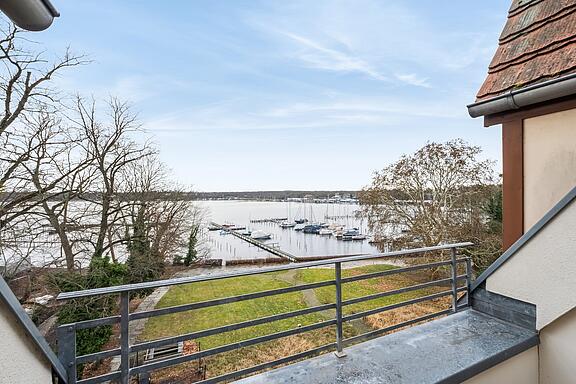 Balkon und Blick auf den großen Wannsee