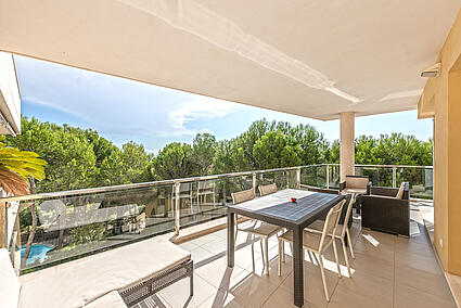 Terrace with beautiful views in apartment in Sol de Mallorca for sale 