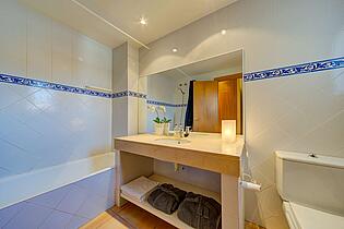 Bathroom in Portals