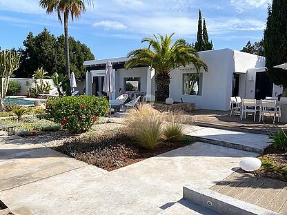 KPI1022 - Villa en venta - Villa zu verkaufen - Villa for sale - Villa te koop - www.kensington-ibiza.com - Noelle Politiek