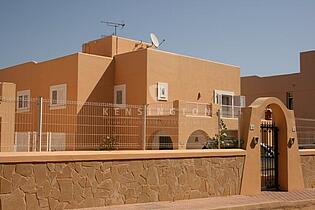 KPI1145 - Casa en venta - Haus zu verkaufen - House for sale - Huis te koop - www.kensington-ibiza.com - Noelle Politiek