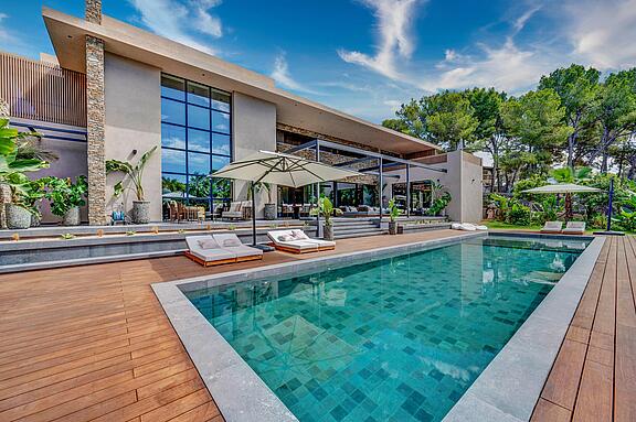 Villa with pool Villa with pool
