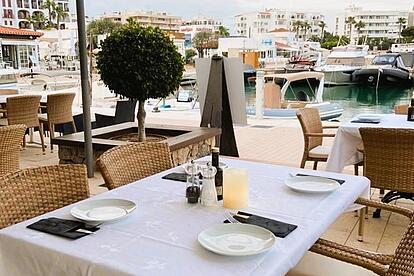 KPI1377 - Traspaso de local - Verpachtung eines Restaurants - Commercial transfer - Lokaal overname kosten - www.kensington-ibiza.com - Noelle Politiek