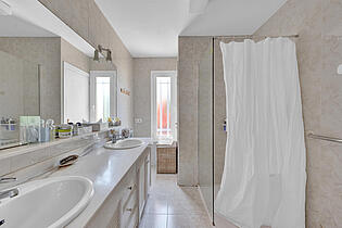 Master bathroom house Bendinat