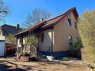 Hausansicht vom Privatweg