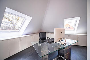  Vielseitig nutzbares Zimmer, ideal als Büro
