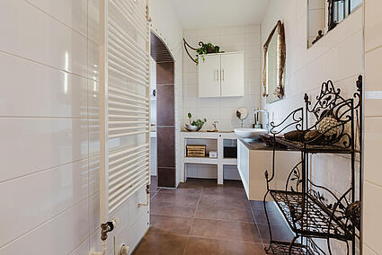 Badezimmer (EG)