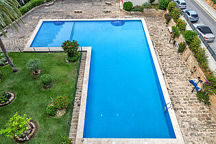 Community pool2