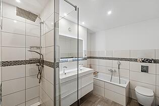 Badezimmer 1. OG