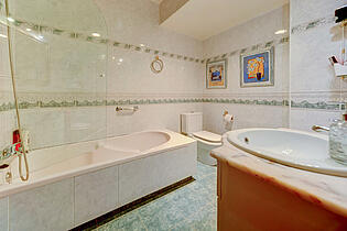 10. Bathroom in apartment in Palmanova