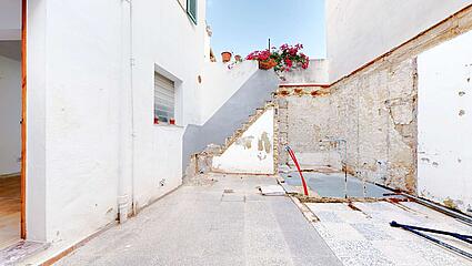 Townhouse-with-project-in-Pollensa-with-patio-and-terrace--07312025_061713