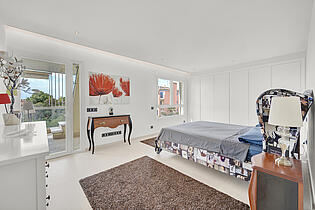 Master bedroom KPO01733