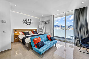 Studio apartment with sea views in Melia South Beach