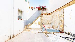 Townhouse-with-project-in-Pollensa-with-patio-and-terrace--07312025_061340