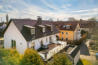Außenansicht Terrasse Einfahrt Tiefgarage
