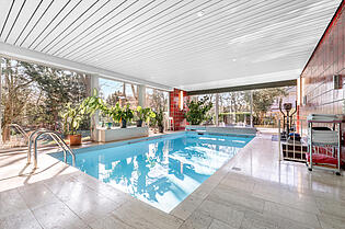 Schwimmhalle (EG)