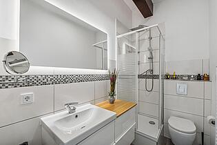 En-suite Badezimmer DG