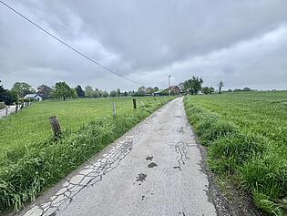 Feldweg nahes Umfeld