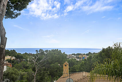 3. Sea view villa for sale 