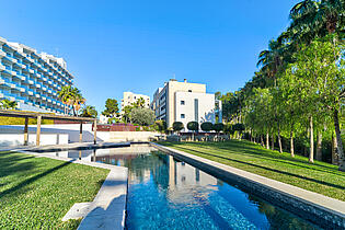 2022_12_21_0888 And8moreN_Y_Exterior