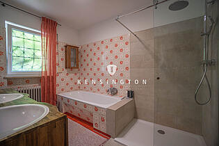 Retro-Badezimmer inkl. neuer Dusche