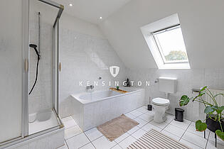 Badezimmer im DG