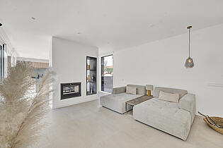 Bright living room 