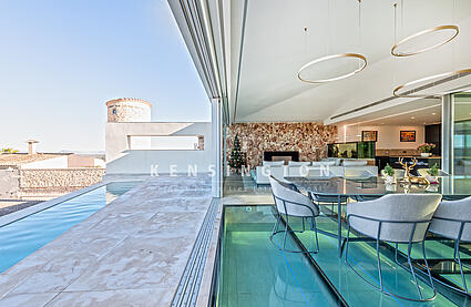 Villa with pool in Costitx, Mallorca. Exterior pool and views