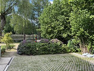 vom Parkplatz zum Deeufer