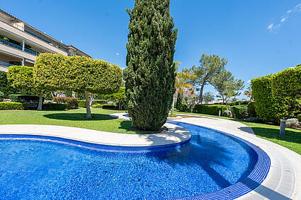KPO01675 swimming pool