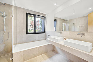 Bathroom in a villa for sale KPO01730