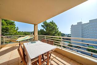 Terrace with sea views in Portals