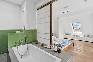 Bad mit Zugang zum Schlafzimmer (inclusive. Einbauschränken)