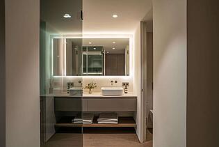 Master bathroom 2
