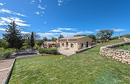 Finca close to Sineu Mallorca - property grounds