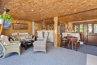Gartenhaus mit Bar und Sauna