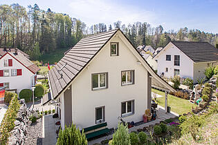 KZO00039 6.5 Zimmer Einfamilienhaus in Kollbrunn - Aussenansicht Nord