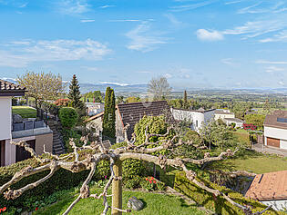 KZO00067 Einmalige Gelegenheit - 7.5 Zimmer Einfamilienhaus an wunderbarer Aussichtslage in Wernetshausen - Aussicht OG